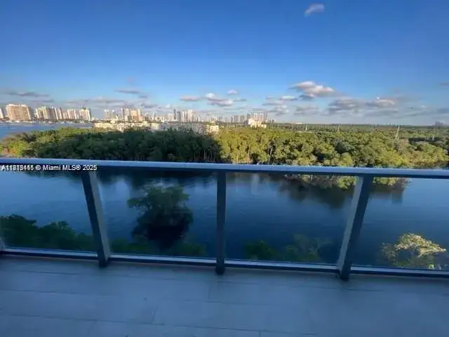 16385 Biscayne Blvd # 820, North Miami Beach FL 33160 photo 2