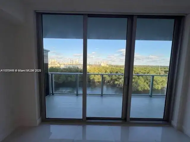 16385 Biscayne Blvd # 820, North Miami Beach FL 33160 photo 4