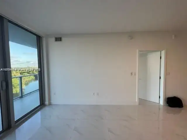 16385 Biscayne Blvd # 820, North Miami Beach FL 33160 photo 5