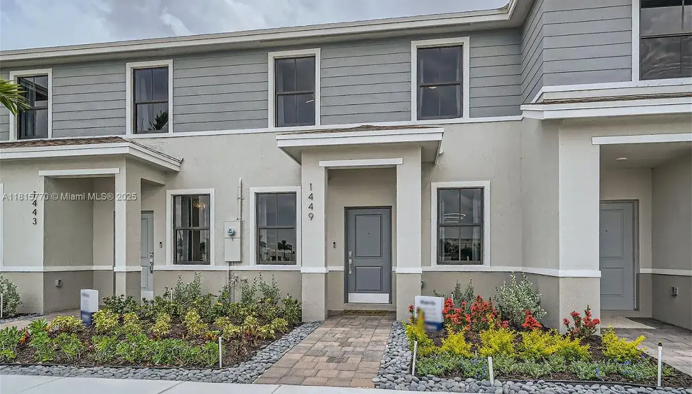 1461 NE 3rd Avenue, Florida City FL 33034 photo 2