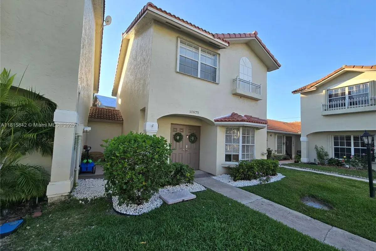 10875 NW 8th St, Pembroke Pines FL 33026