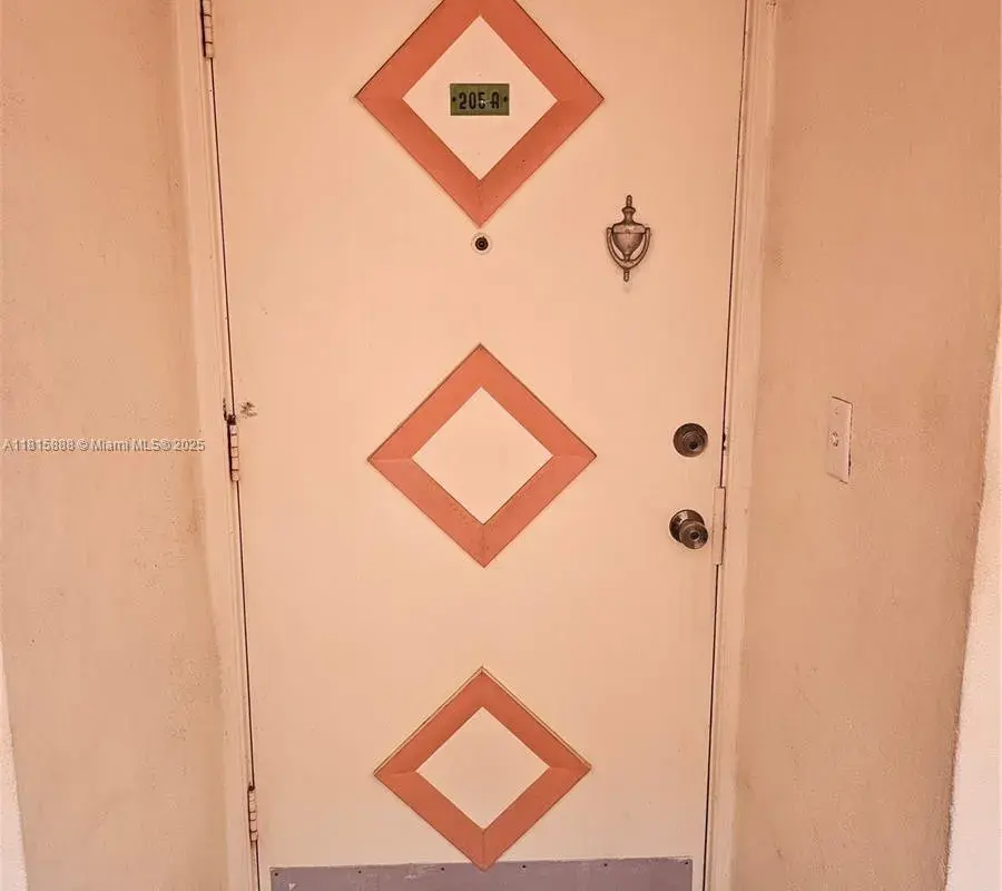 215 SE 3rd Ave # 205A, Hallandale Beach FL 33009