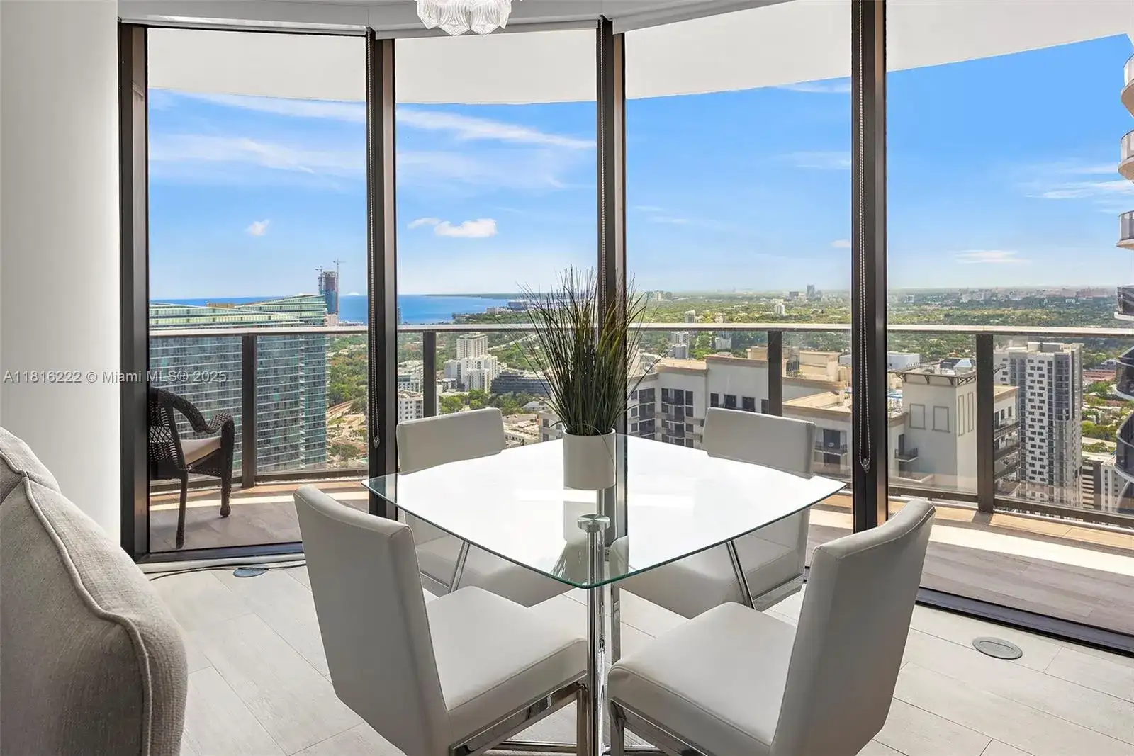 45 SW 9th St # 4006, Miami FL 33130 photo 2