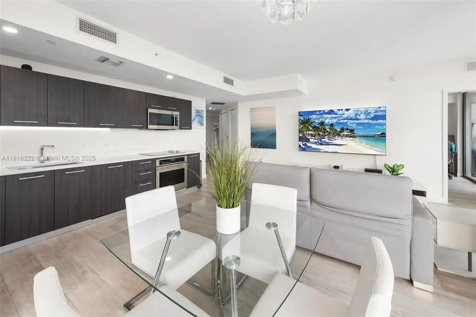 45 SW 9th St # 4006, Miami FL 33130 photo 4