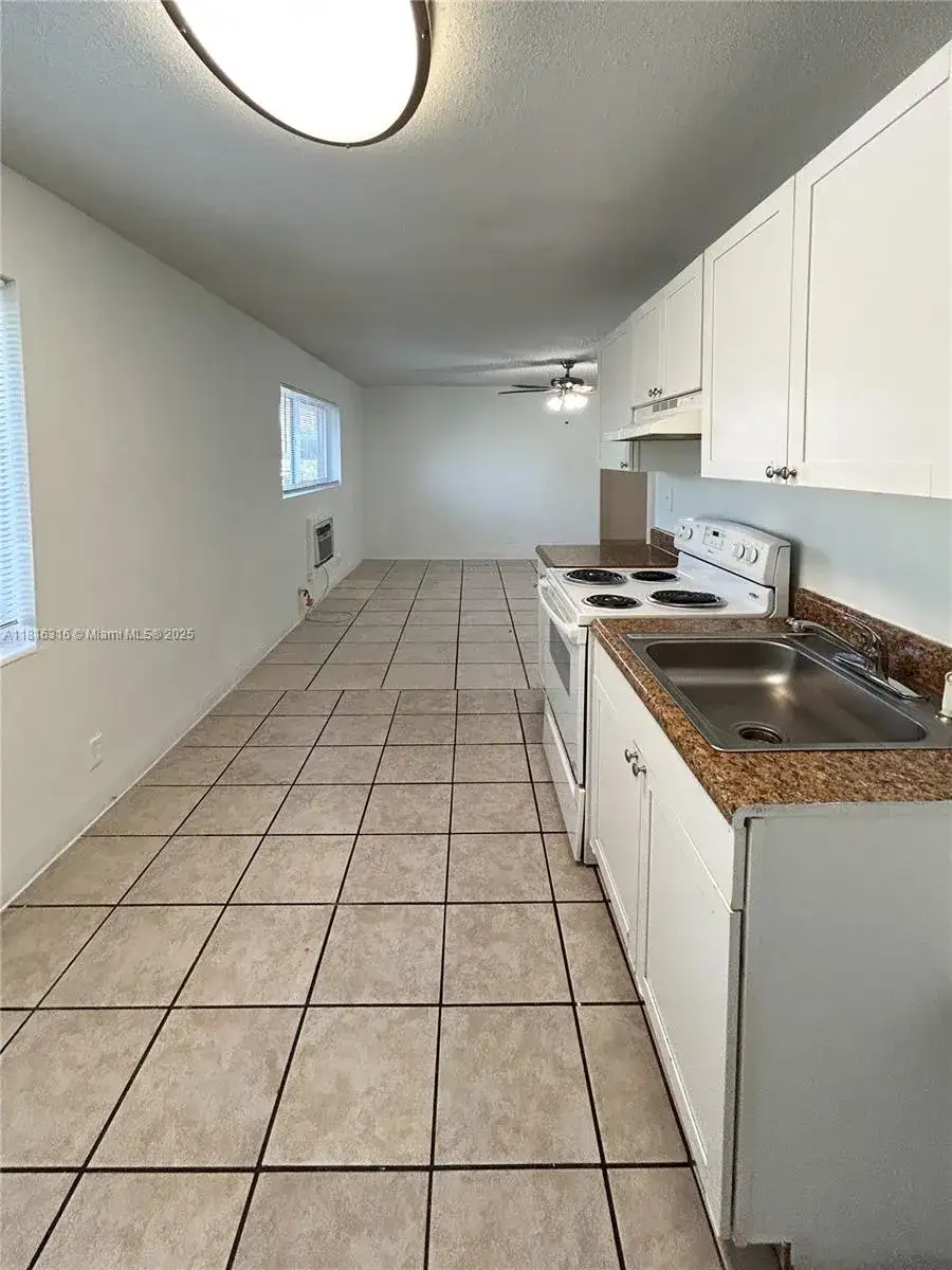 3049 NW 9th Ave # 9A, Wilton Manors FL 33311 photo 2