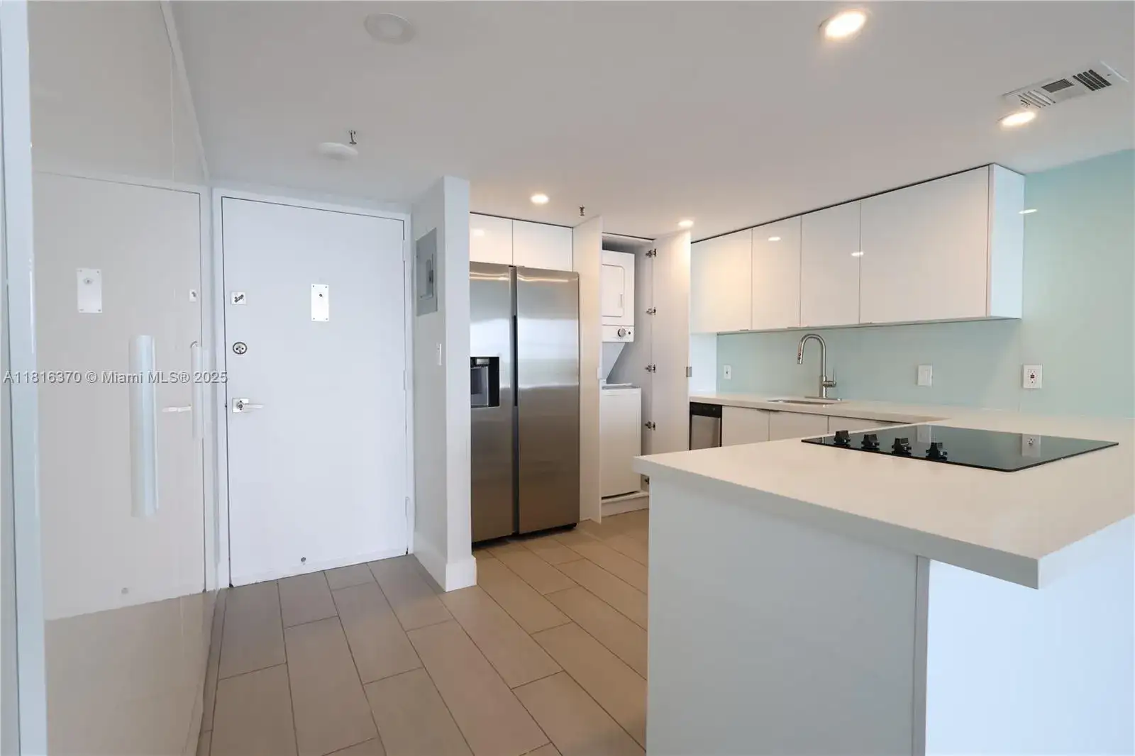 20515 E Country Club Dr # 543, Aventura FL 33180 photo 3