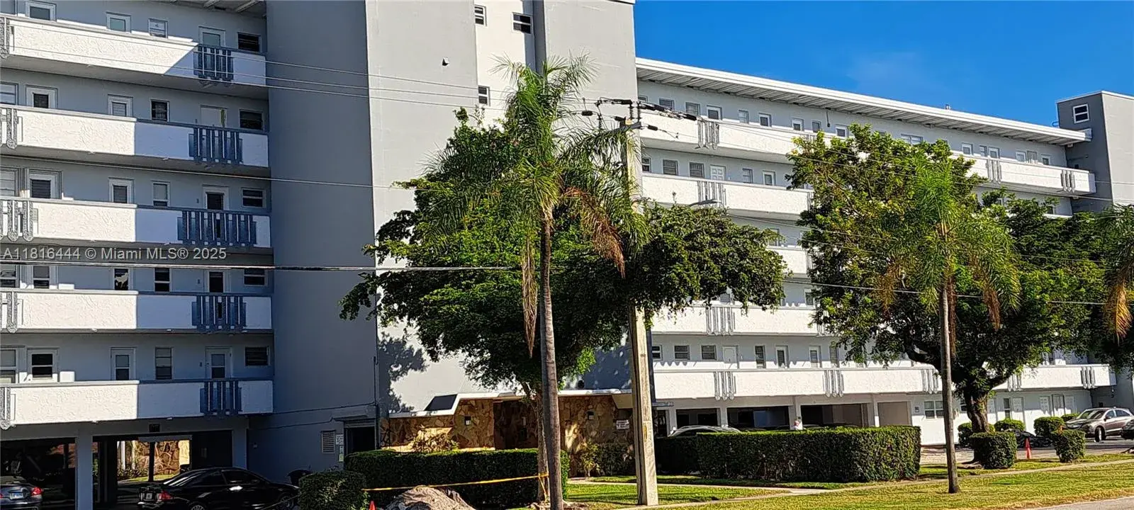 1425 Atlantic Shores Blvd # 307, Hallandale Beach FL 33009