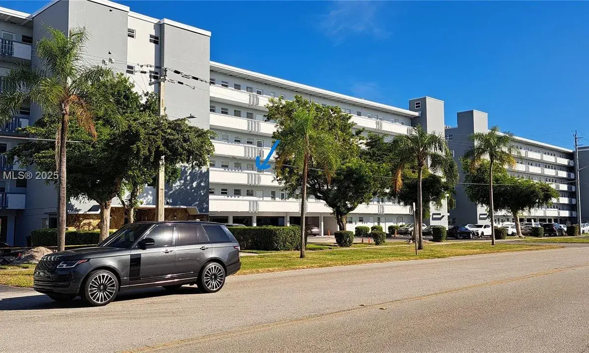 1425 Atlantic Shores Blvd # 307, Hallandale Beach FL 33009
