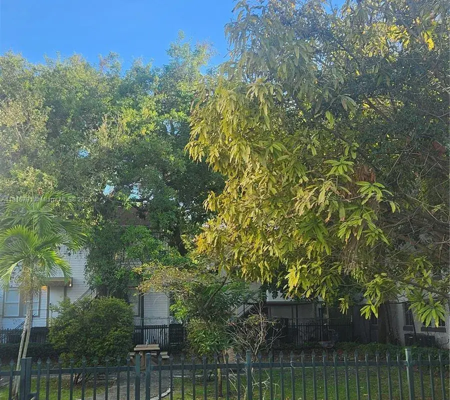 412 NW 4th St, Miami FL 33130