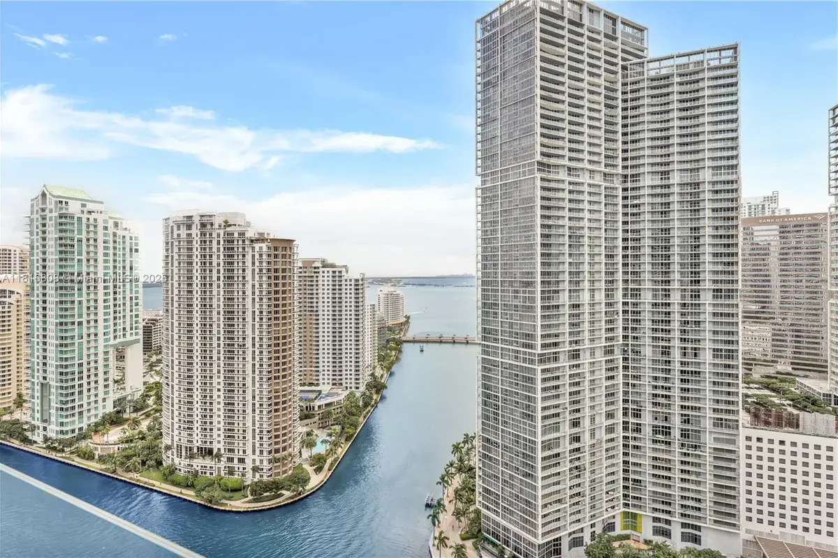 300 Biscayne Blvd way # 2907, Miami FL 33131