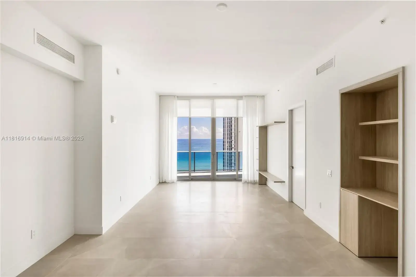 17550 Collins # 1604, Sunny Isles Beach FL 33160 photo 4