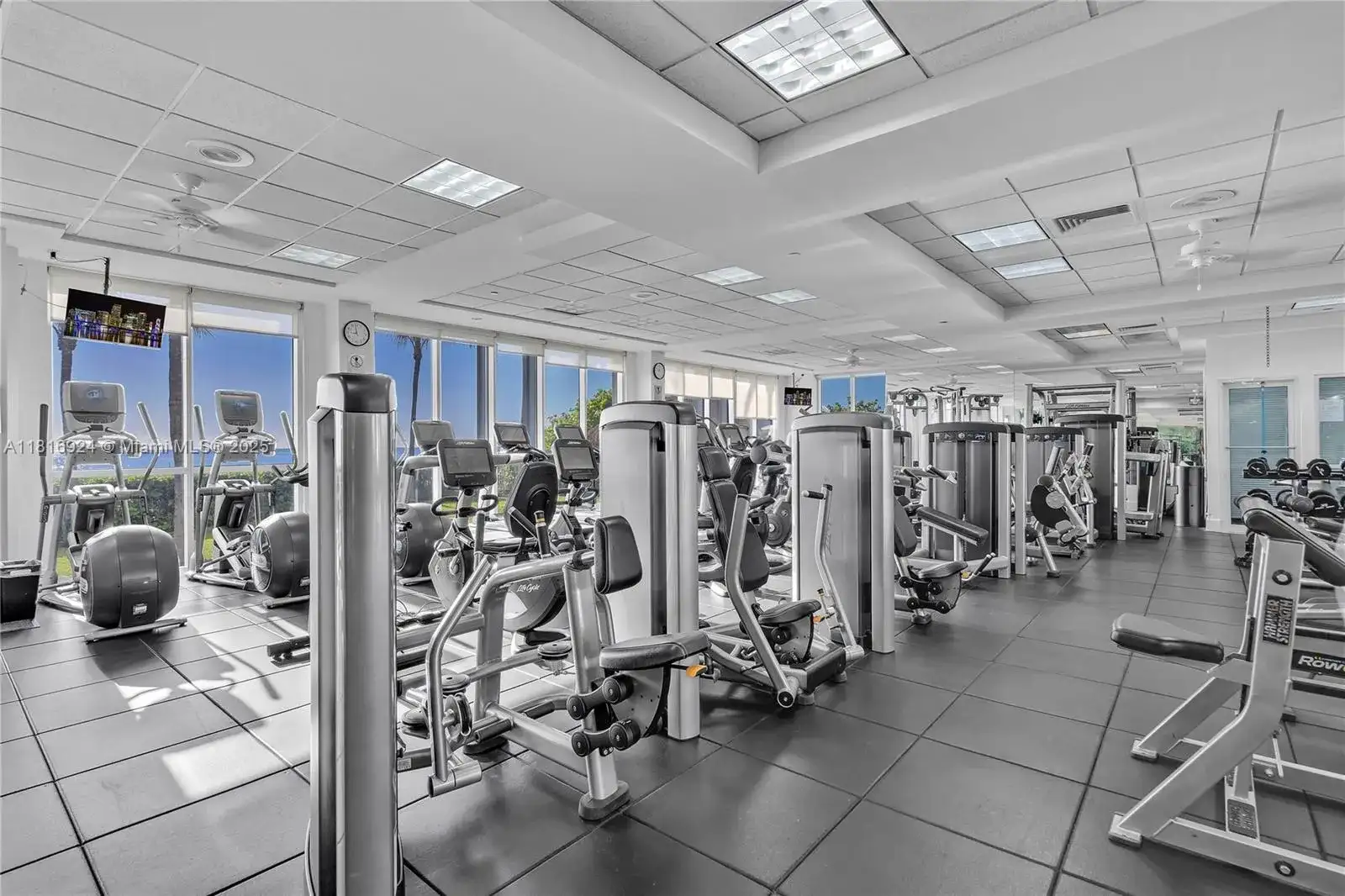 16445 Collins Ave # 1426, Sunny Isles Beach FL 33160 photo 5