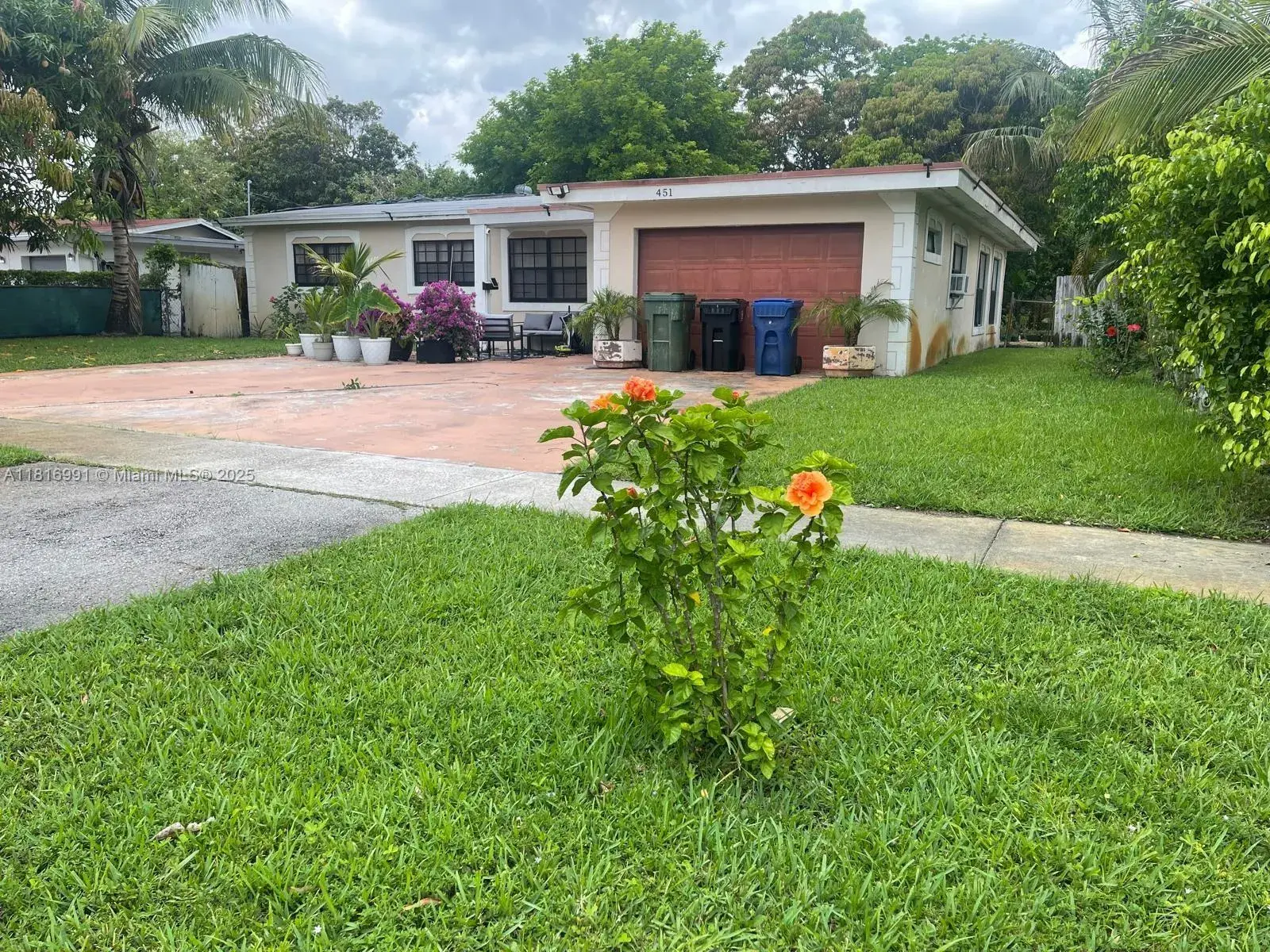 451 E Dayton Cir, Fort Lauderdale FL 33312