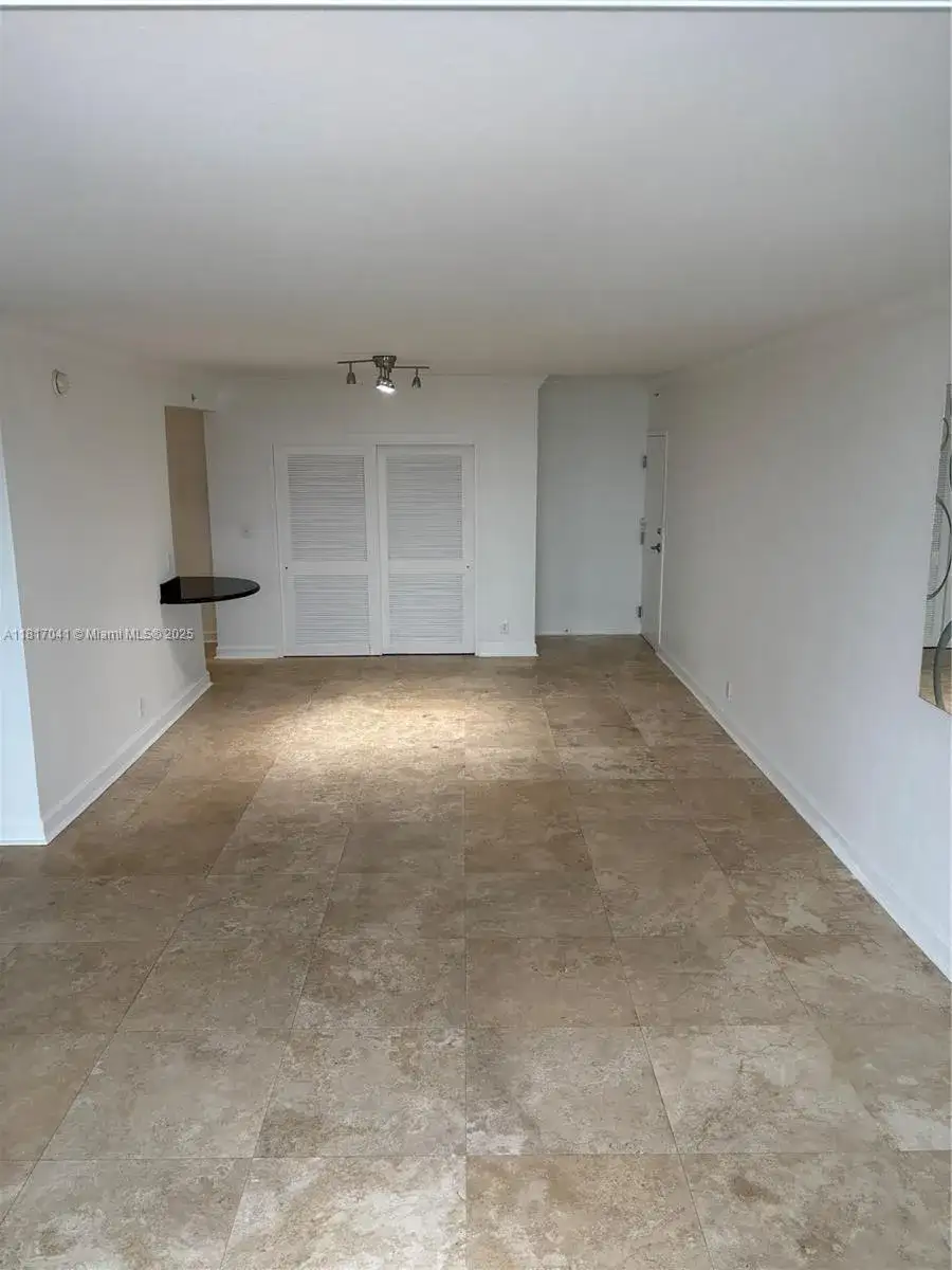 401 69th St # 1607, Miami Beach FL 33141 photo 3