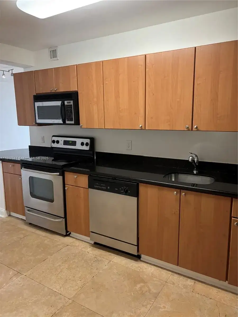 401 69th St # 1607, Miami Beach FL 33141 photo 4