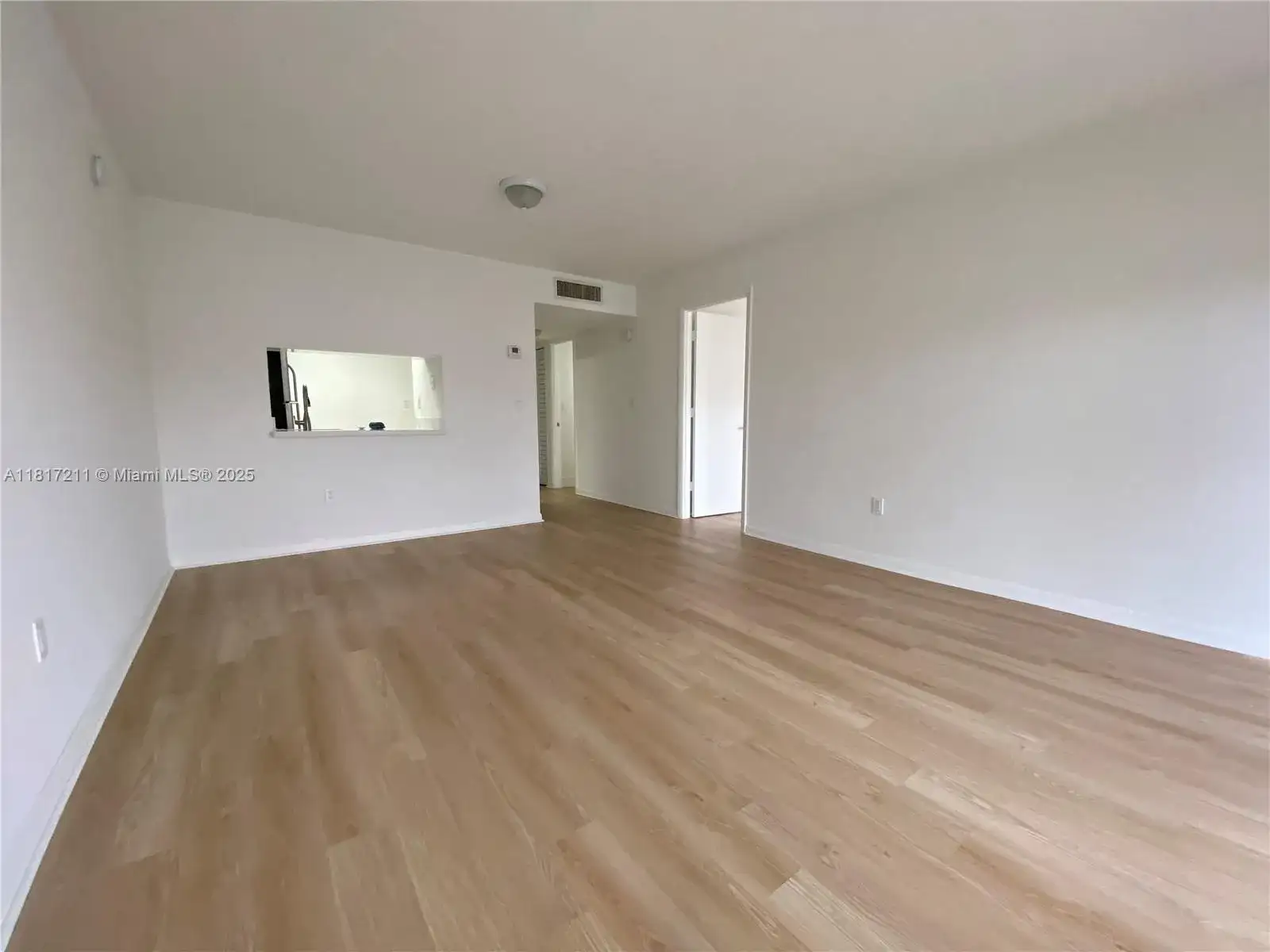 9350 Fontainebleau Blvd # 609, Miami FL 33172 photo 5