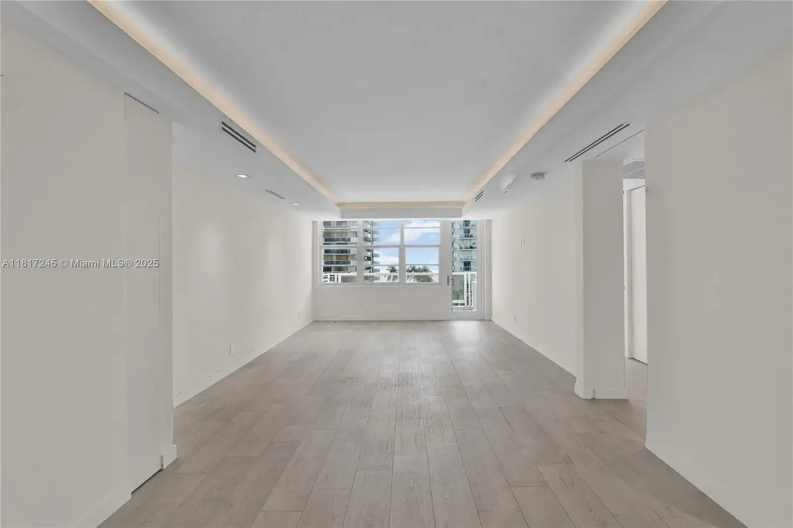 5700 Collins Ave # 7A, Miami Beach FL 33140 photo 2