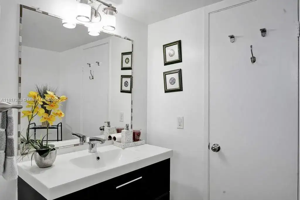 1780 NE 191st St # 2, Miami FL 33179 photo 5