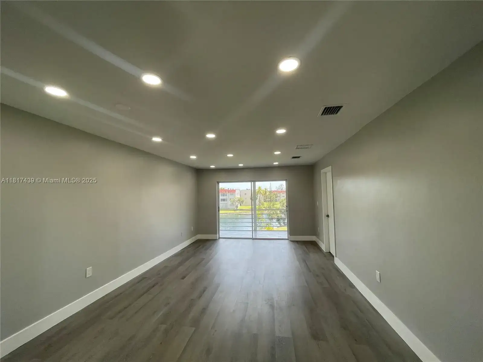 7960 N Sunrise Lakes Dr # 304, Sunrise FL 33322 photo 3