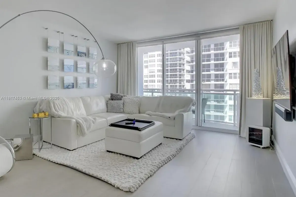 3001 S Ocean Dr # 1007, Hollywood FL 33019