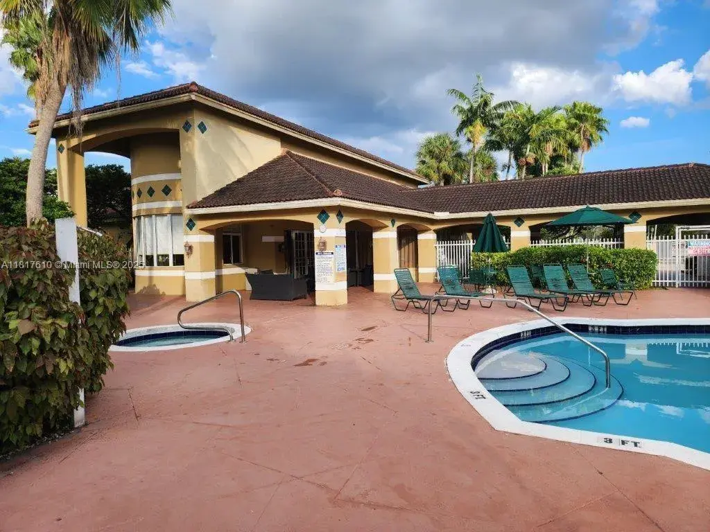 460 S Park Rd # 209, Hollywood FL 33021