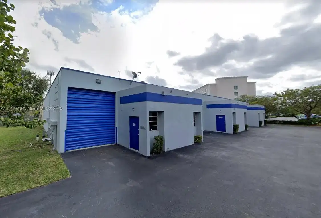 13552 SW 129th St, Miami FL 33186