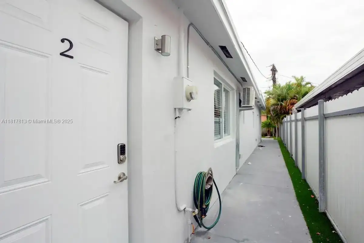 1647 NW 29th Ave # 2, Miami FL 33125 photo 5