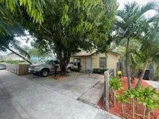 1416 N 2nd Ave N, Lake Worth FL 33460 photo 2