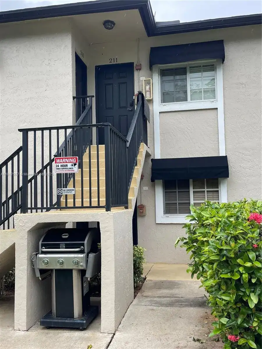 4000 Crystal Lake Dr # 111, Deerfield Beach FL 33064 photo 2