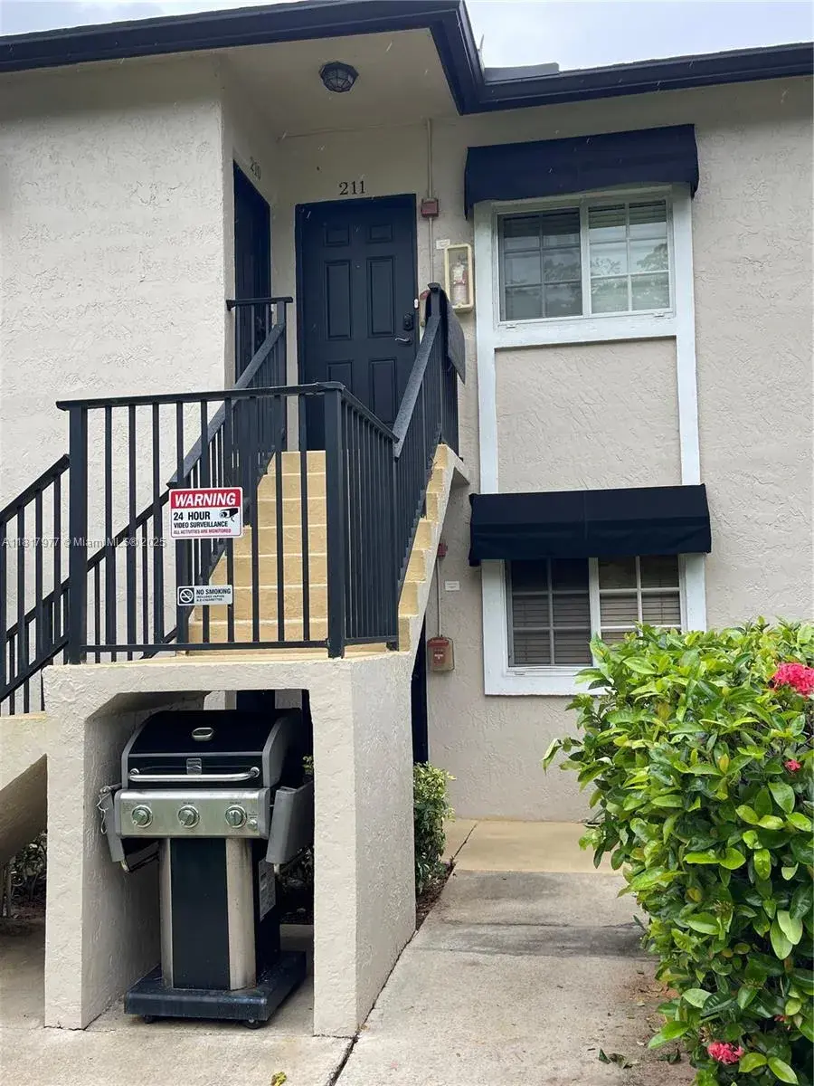4000 Crystal Lake Dr # 111, Deerfield Beach FL 33064
