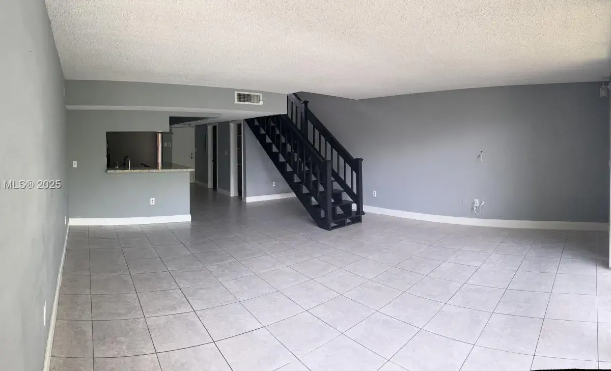 8401 W Sample Rd # 18, Coral Springs FL 33065