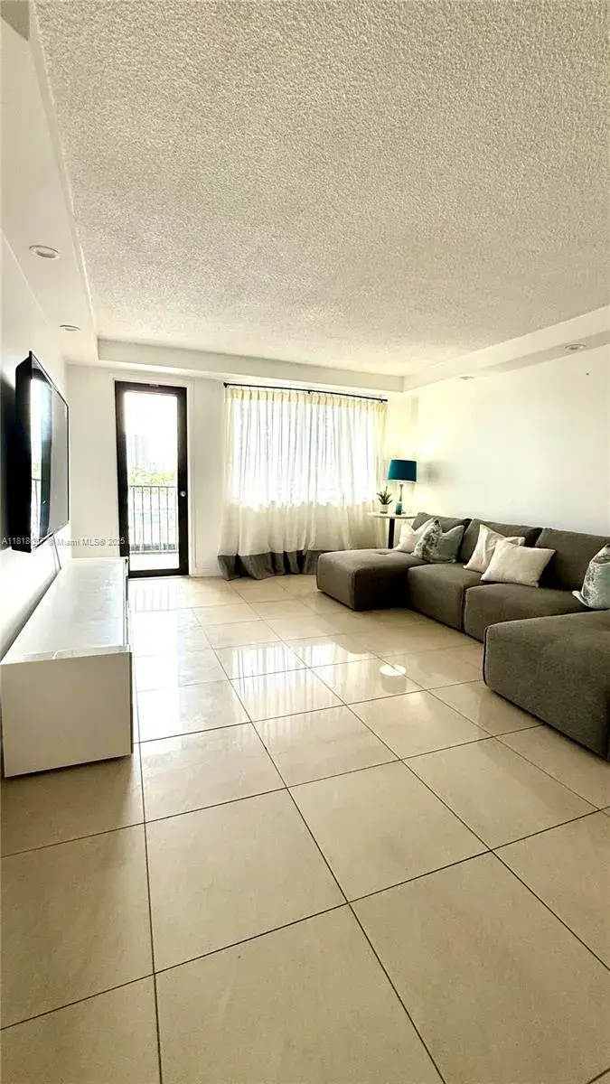 301 Golden Isles Dr # 408, Hallandale Beach FL 33009