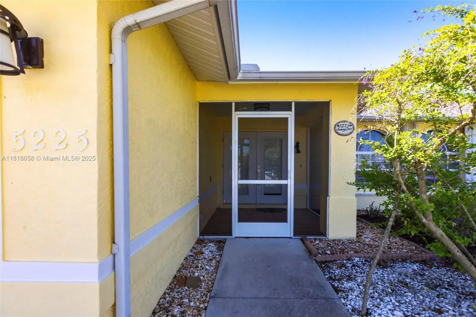 5225 Anchorage DR, Cape Coral FL 33956 photo 2