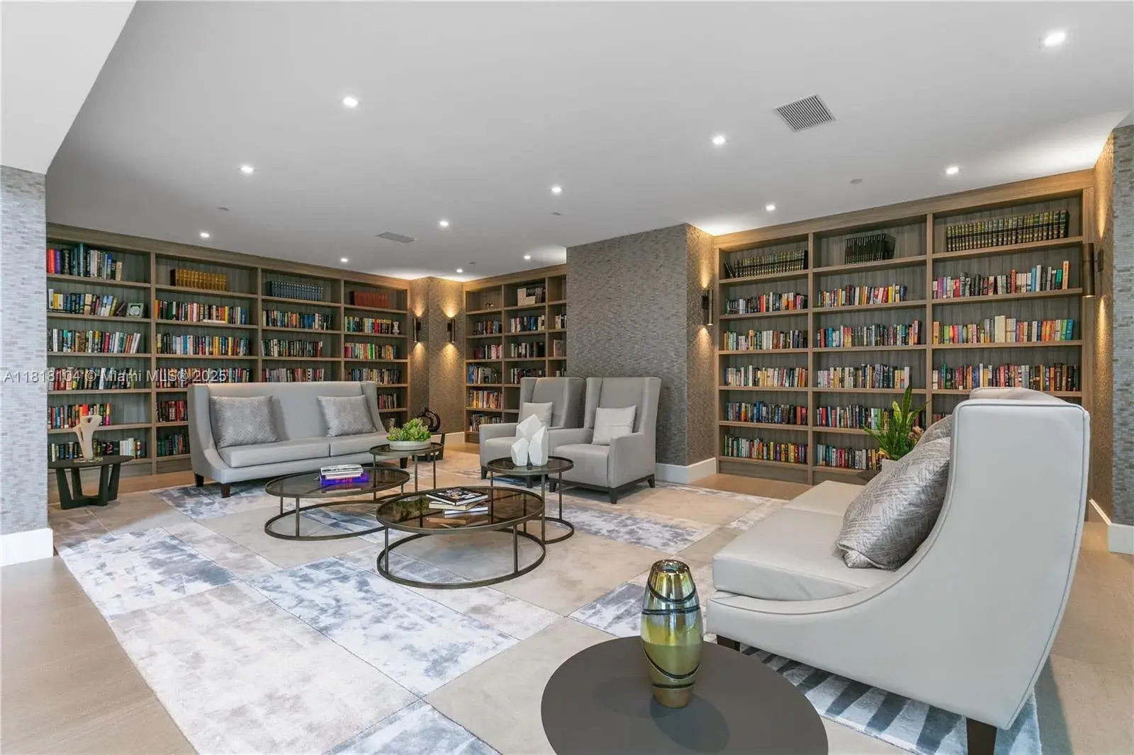 21150 Point Place # 2902, Aventura FL 33180