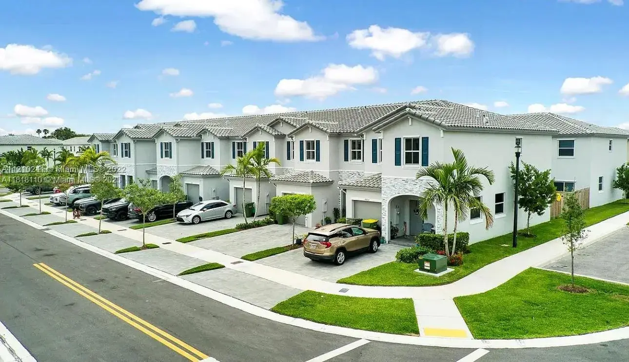 2606 SE 13th St, Homestead FL 33035