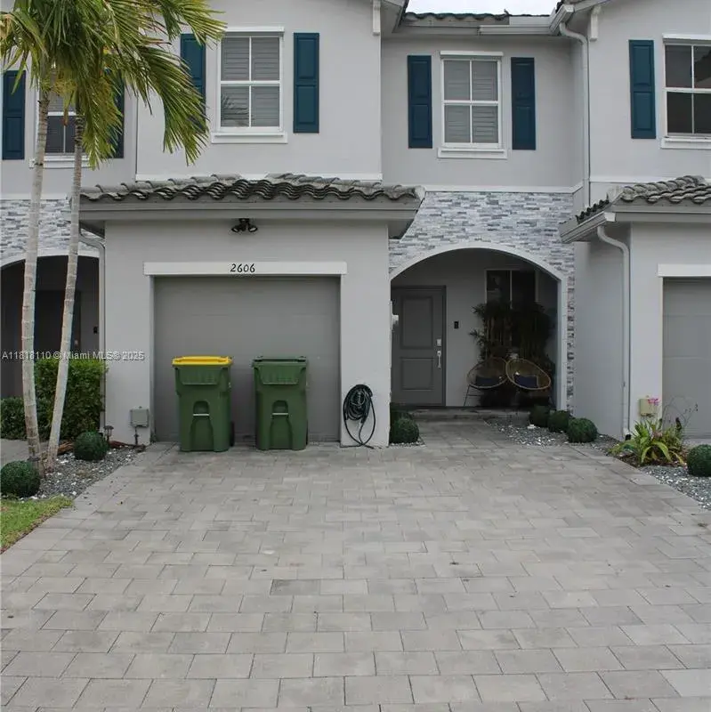 2606 SE 13th St, Homestead FL 33035