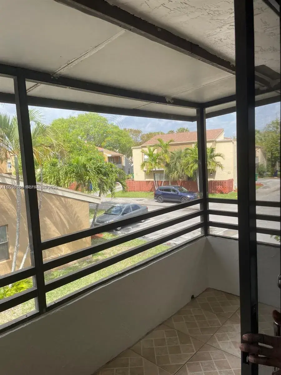 8409 N Missionwood Cir # 30, Miramar FL 33025