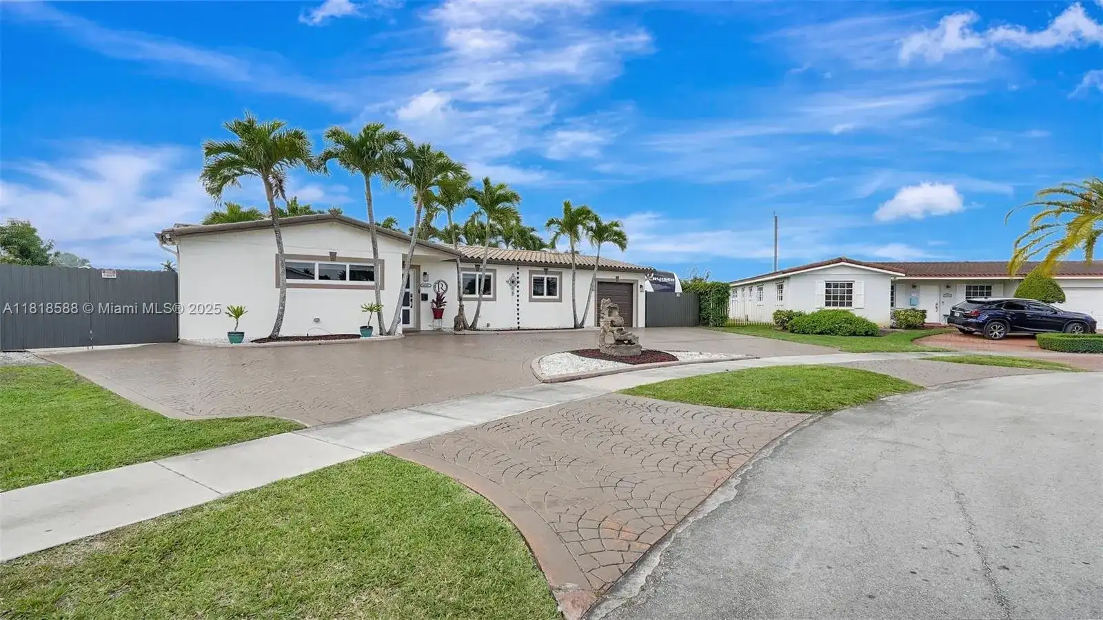 8540 NW 182nd St, Hialeah FL 33015 photo 2