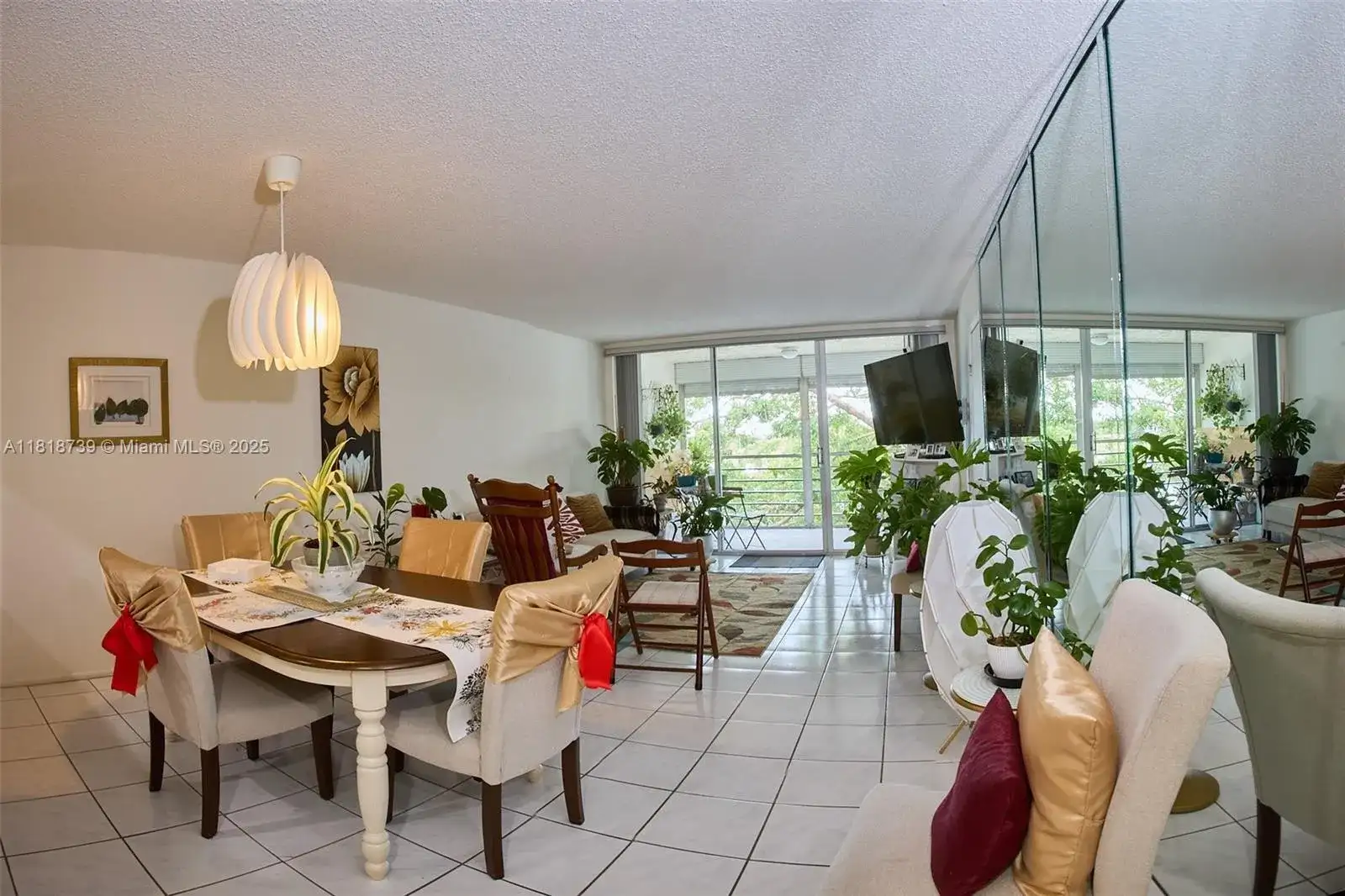 9235 Lagoon Pl # 403, Davie FL 33324 photo 3