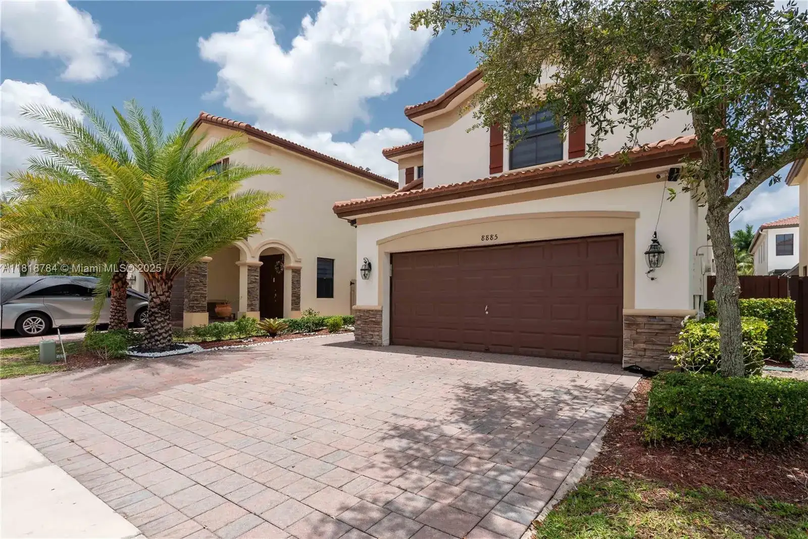 8885 NW 100th Pl, Doral FL 33178 photo 2