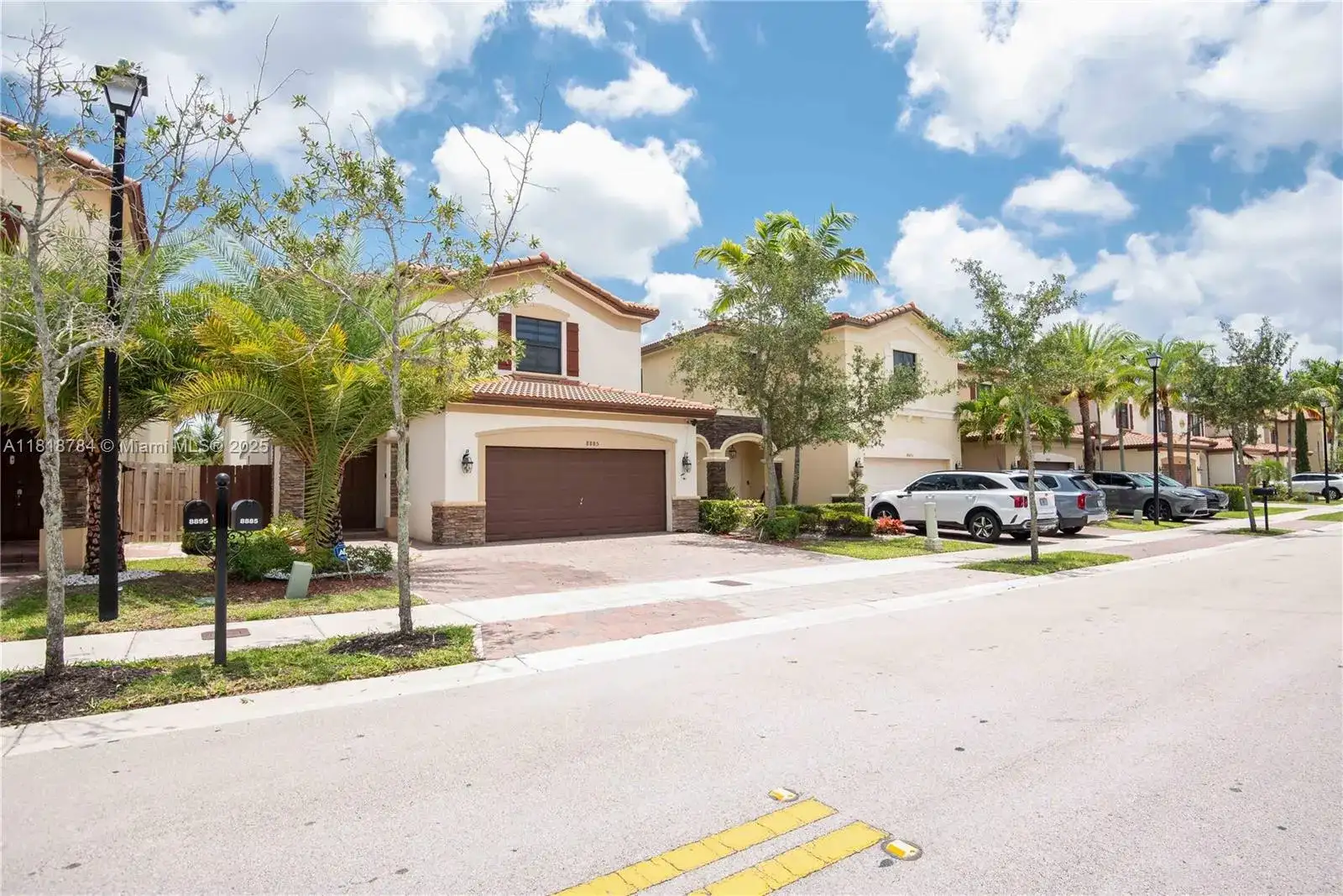 8885 NW 100th Pl, Doral FL 33178 photo 3
