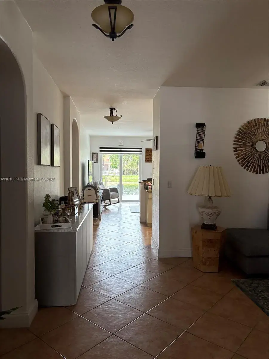 16419 SW 84th St, Miami FL 33193 photo 2