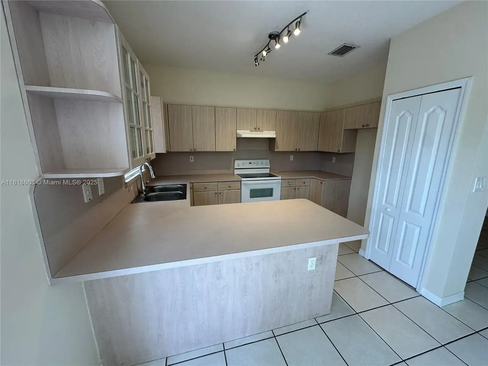 10869 SW 88th Ter # 0, Miami FL 33176 photo 4