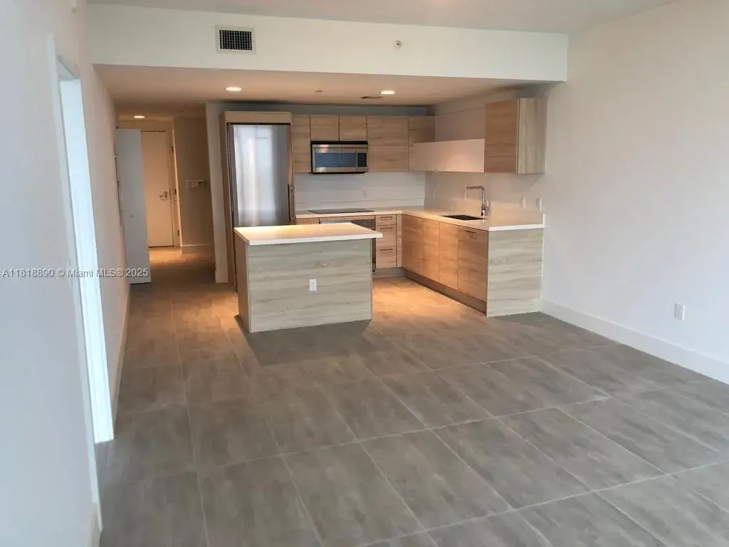 16385 Biscayne Blvd # 1005, North Miami Beach FL 33160