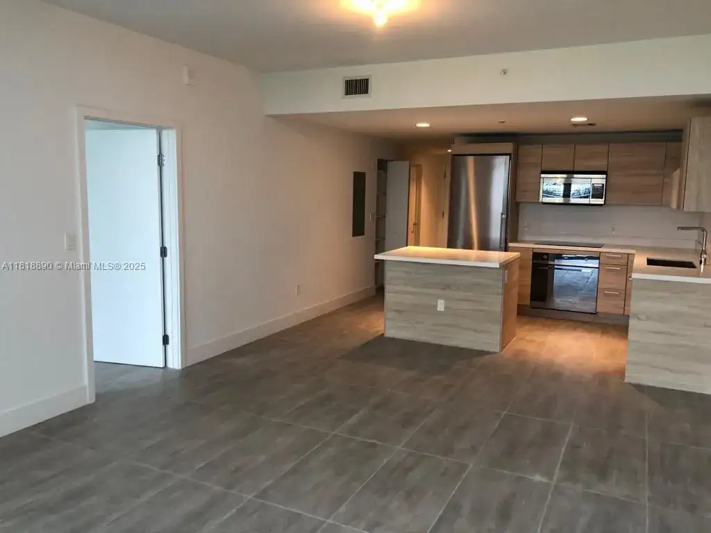 16385 Biscayne Blvd # 1005, North Miami Beach FL 33160 photo 5