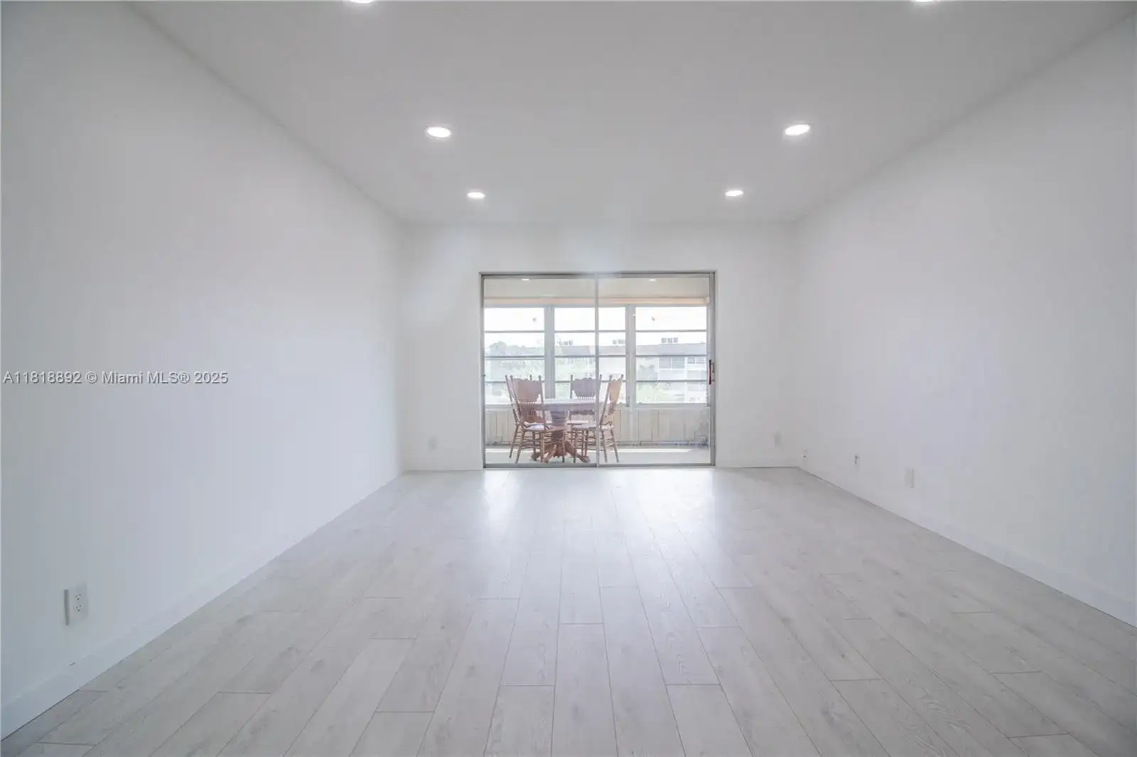 5031 W Oakland Park Blvd # 309, Lauderdale Lakes FL 33313 photo 3