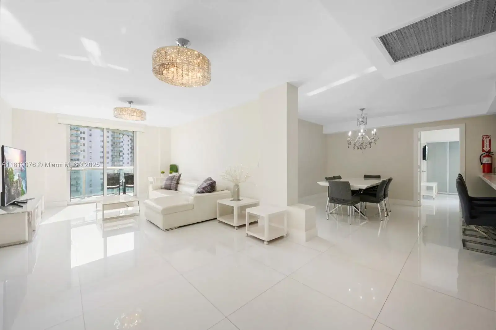 19370 Collins Ave # 916, Sunny Isles Beach FL 33160 photo 2