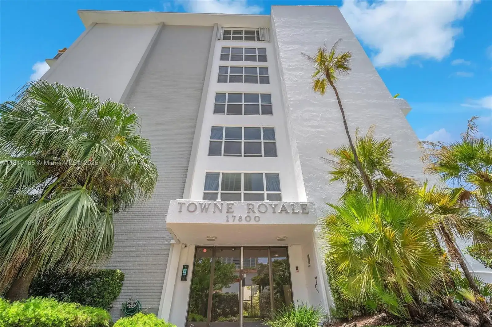 17800 Atlantic Blvd # 303, Sunny Isles Beach FL 33160 photo 2