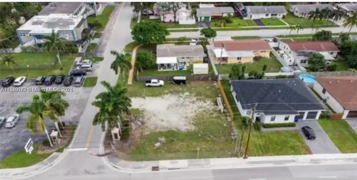 4861 Peters Rd, Plantation FL 33317 photo 3