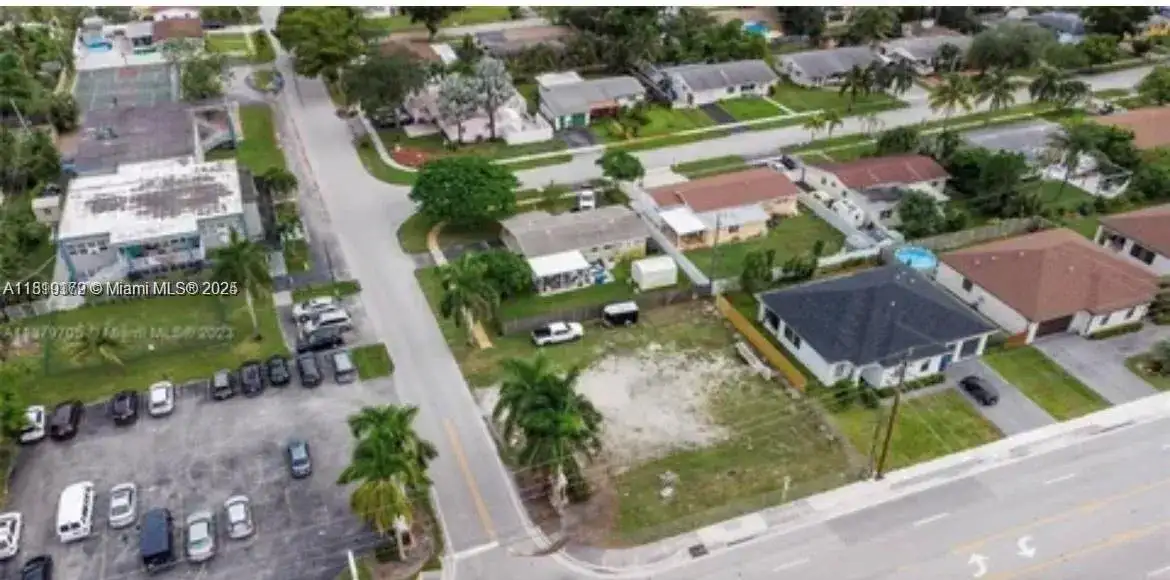 4861 Peters Rd, Plantation FL 33317 photo 4